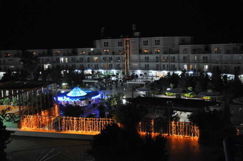 Af Hotel Aqua Park Family Resort Complex 诺夫哈那 外观 照片