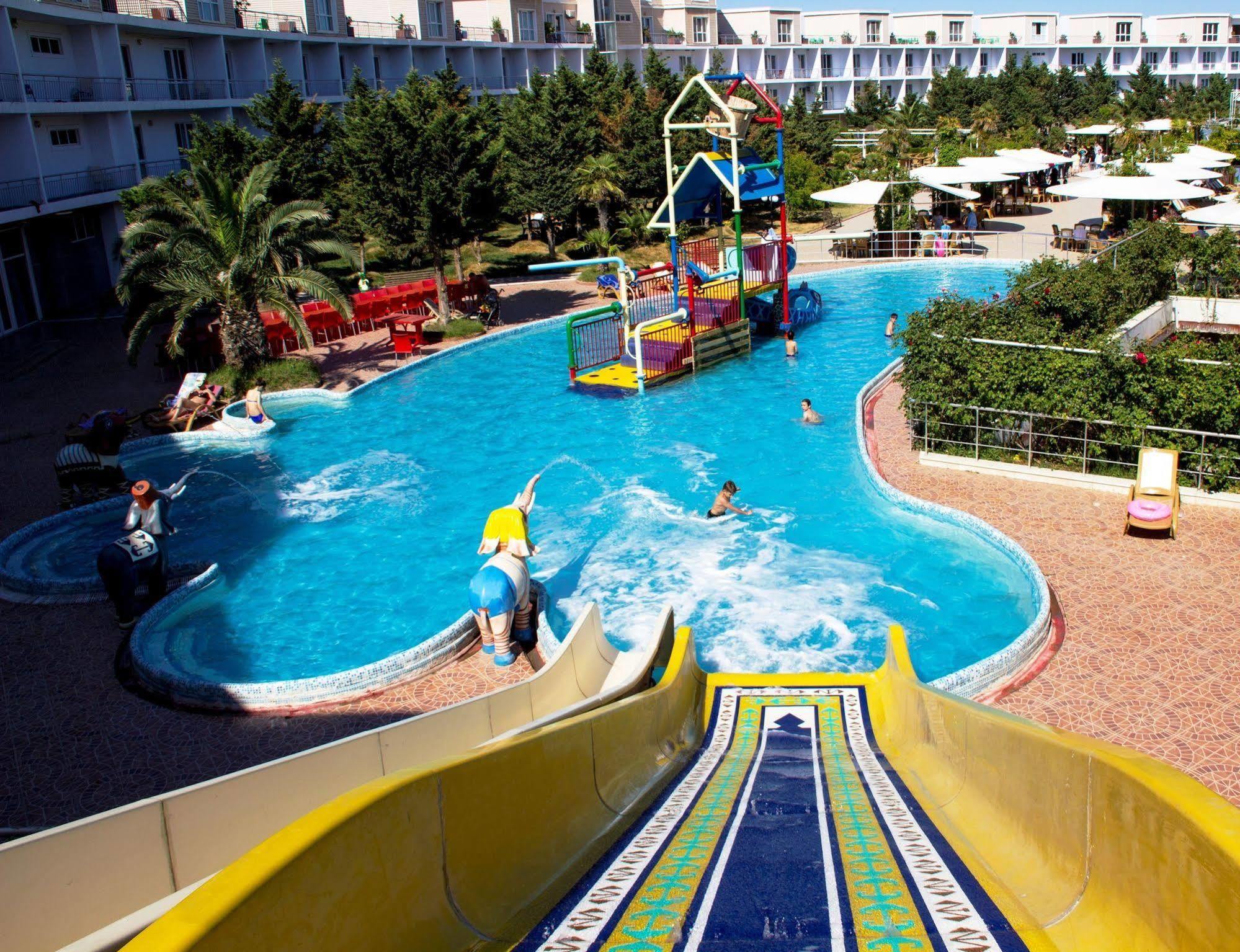 Af Hotel Aqua Park Family Resort Complex 诺夫哈那 外观 照片